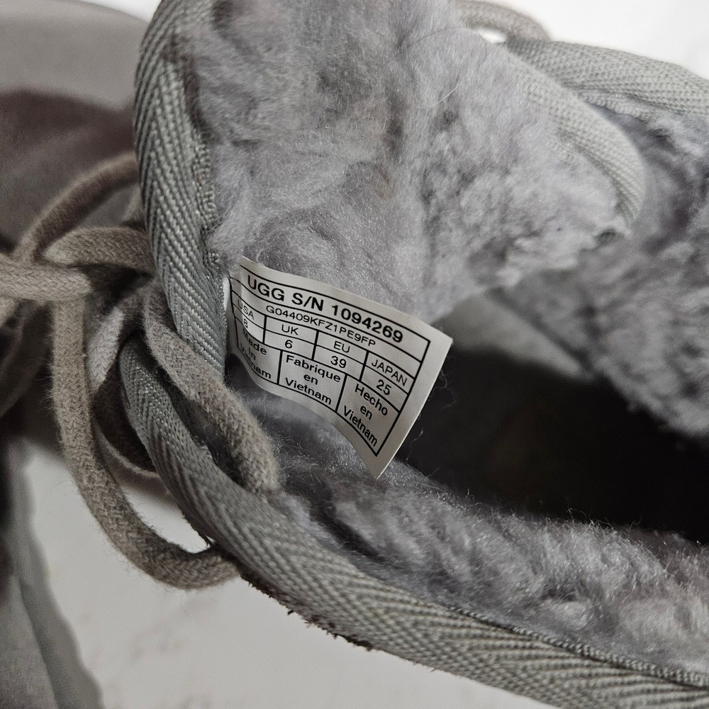 UGG Chukka Sz 8 - Picture 5 of 5